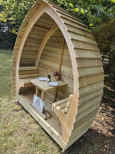 Party pod seater - seater, bench